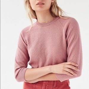 ❗️SOLD❗️NWT URBAN OUTFITTERS CROPPED PINK SWEATER